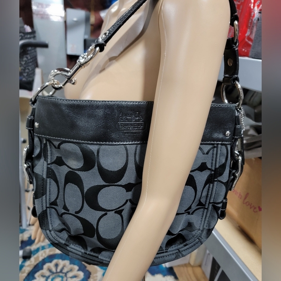 Y2K Coach Zoe Signature C Black Canvas Hobo Shoulder Bag w/leather trim. - Picture 2 of 11